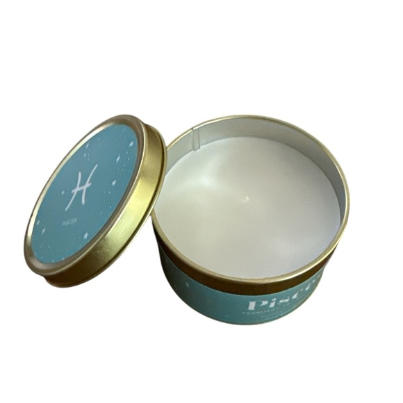 Place & Time Zodiac Scented Candle in Tin - Pisces Vanilla Bean Cake 4 oz - NWT - Picture 3 of 5